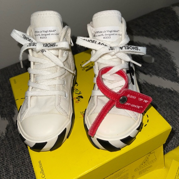 Off white size 24 toddler unisex. - Picture 3 of 6
